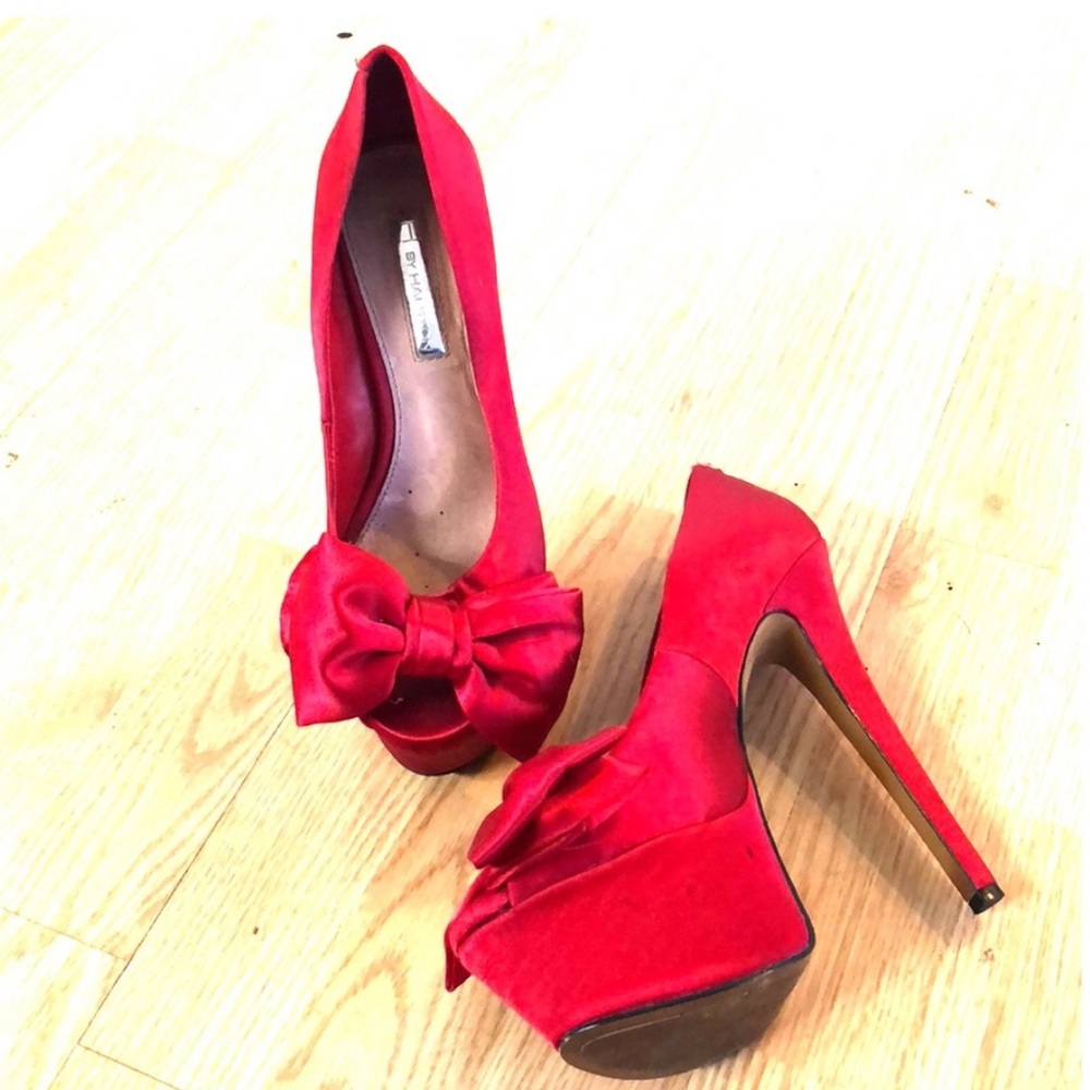 Red bow heels